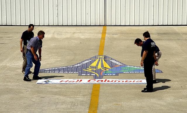 NASA image: KSC-03pd1128