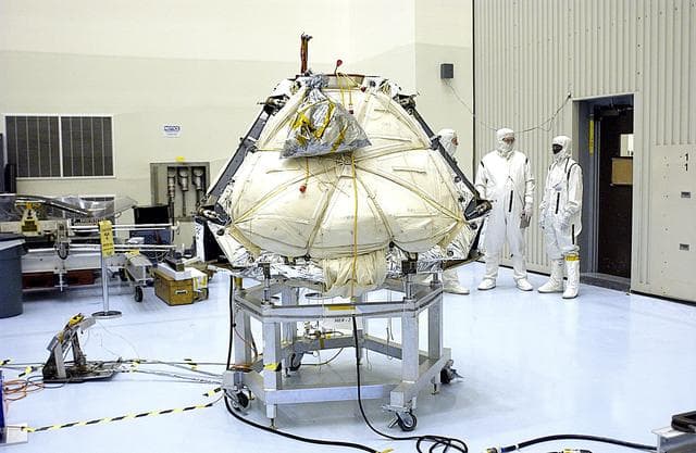 NASA image: KSC-03pd1133