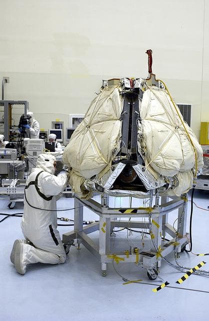 NASA image: KSC-03pd1134
