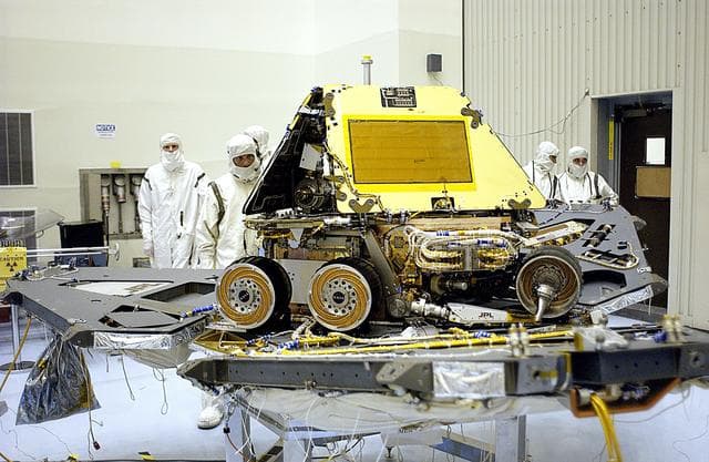 NASA image: KSC-03pd1137