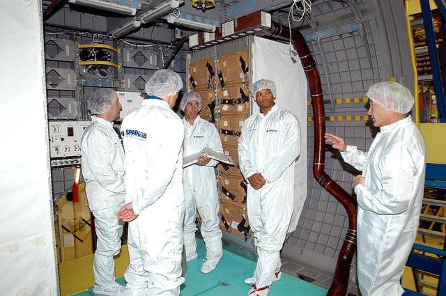 NASA image: KSC-03pd1169