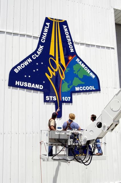 NASA image: KSC-03pd1182