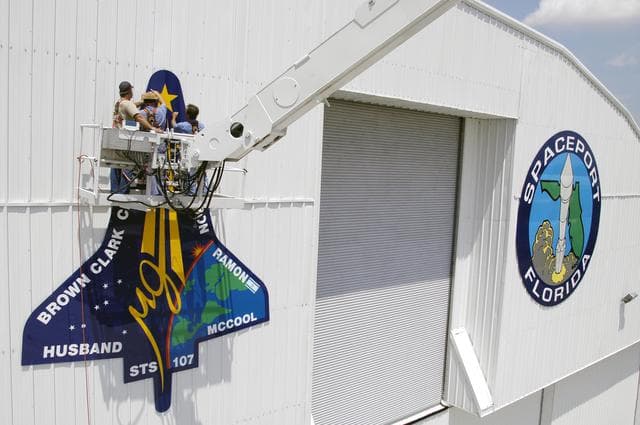 NASA image: KSC-03pd1183
