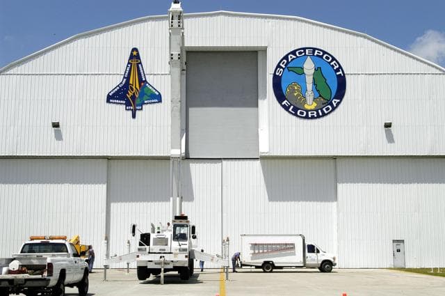 NASA image: KSC-03pd1187