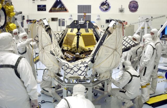 NASA image: KSC-03pd1224