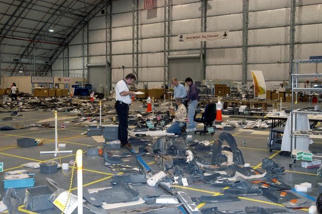 NASA image: KSC-03pd1277