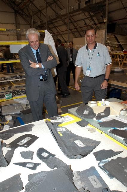 NASA image: KSC-03pd1293