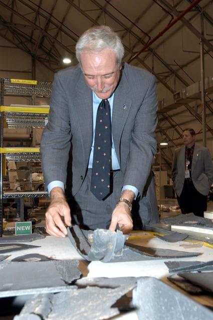 NASA image: KSC-03pd1294