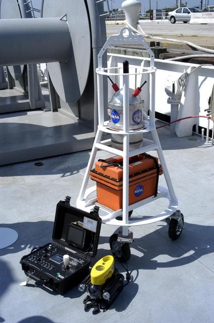NASA image: KSC-03pd1377