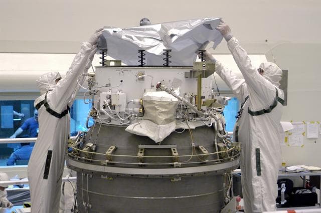 NASA image: KSC-03pd1928