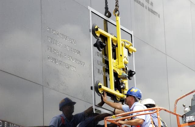 NASA image: Columbia Crew added to Astronaut Memorial Mirror