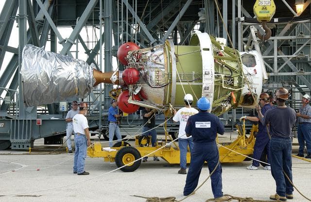 NASA image: Delta II - SIRTF Lift and Mate