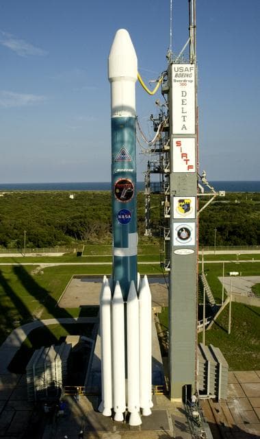 NASA image: Delta II SIRTF MST Rollback