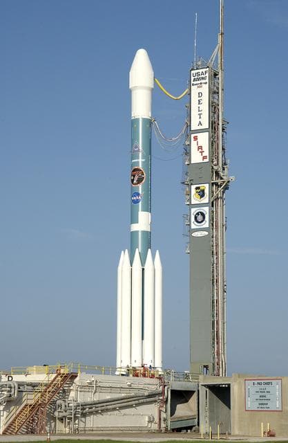 NASA image: Delta II SIRTF MST Rollback