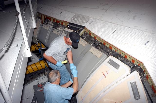 NASA image: KSC-04pd0333