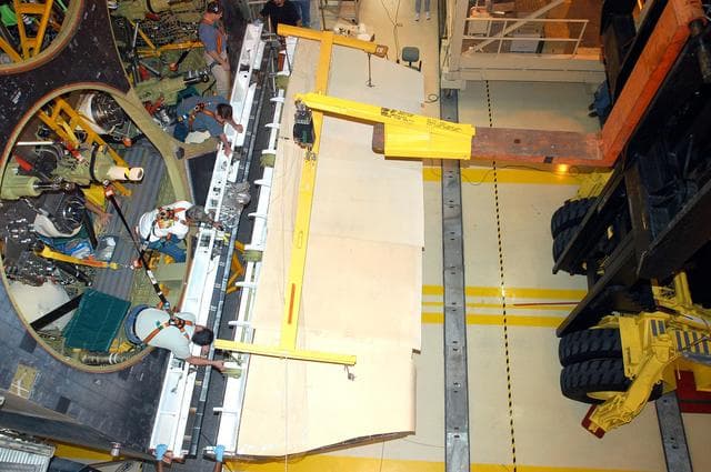 NASA image: KSC-04pd0458