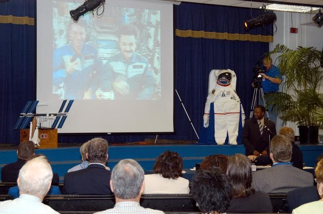 NASA image: KSC-04pd0559
