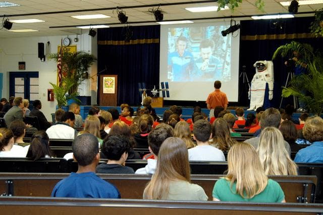 NASA image: KSC-04pd0564