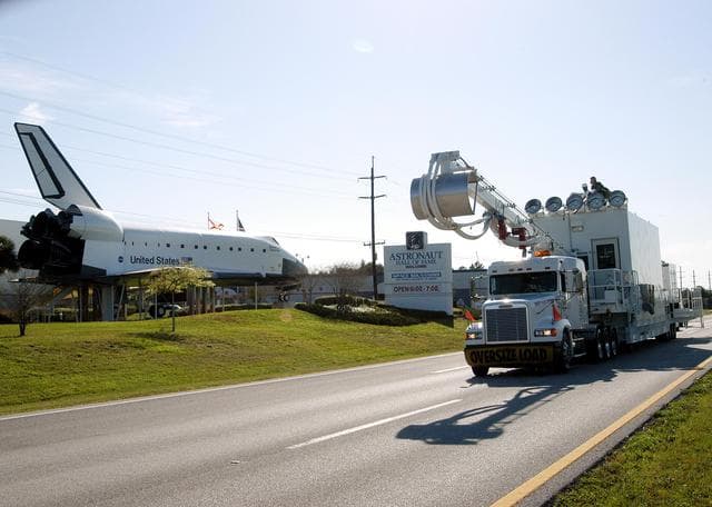 NASA image: KSC-04pd0588
