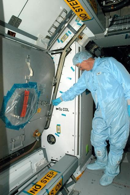 NASA image: KSC-04pd0634