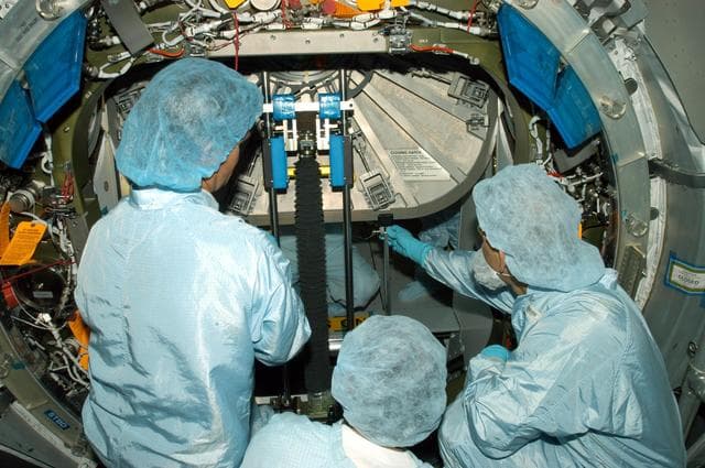 NASA image: KSC-04pd0635