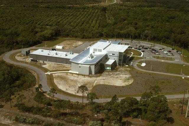 NASA image: KSC-04pd0645