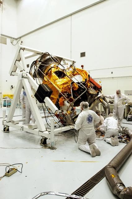 NASA image: KSC-04pd0677