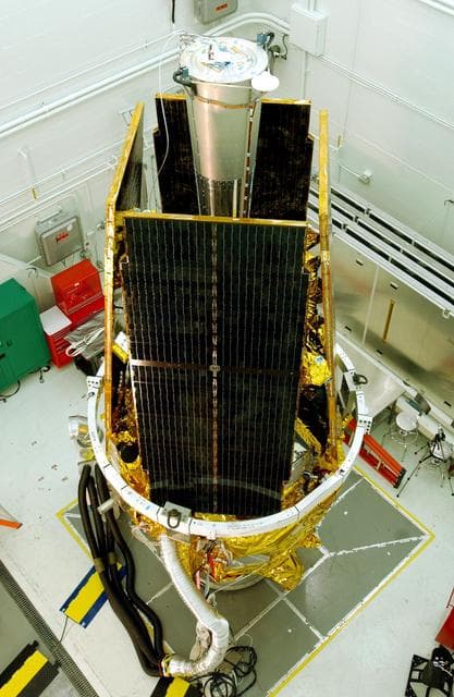 NASA image: KSC-04pd0781