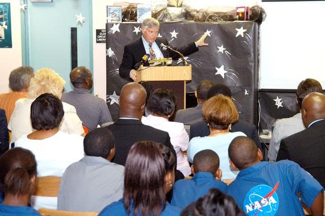 NASA image: KSC-04pd0817