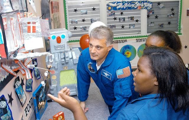 NASA image: KSC-04pd0825