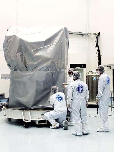 NASA image: KSC-04pd0858