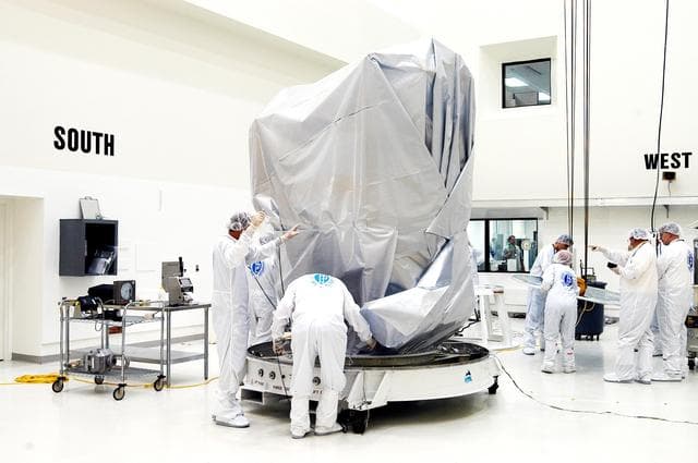 NASA image: KSC-04pd0862