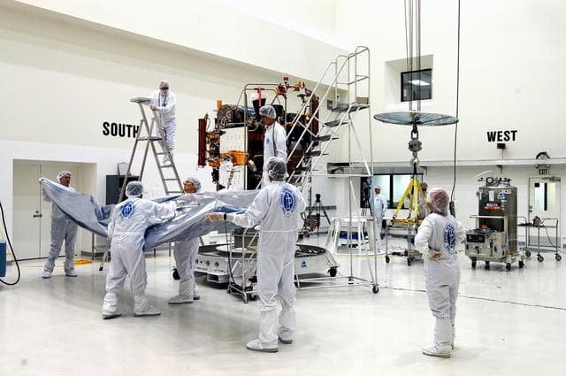 NASA image: KSC-04pd0863