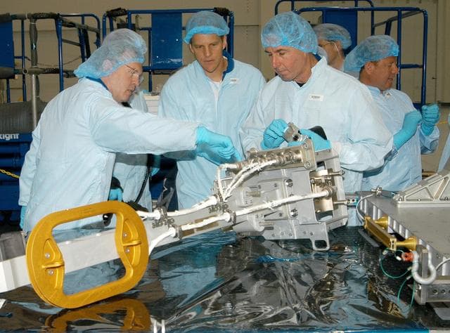 NASA image: KSC-04pd0880