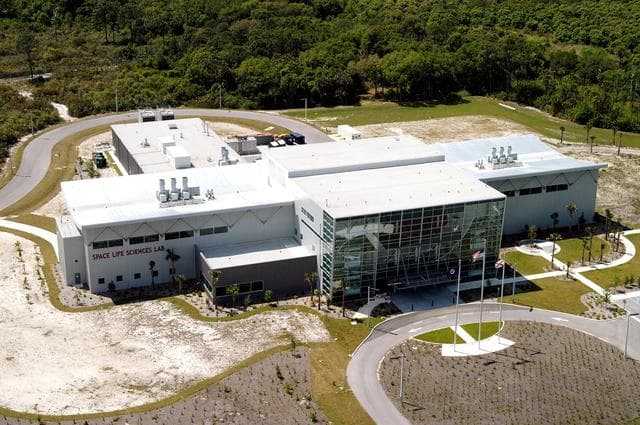 NASA image: KSC-04pd0931