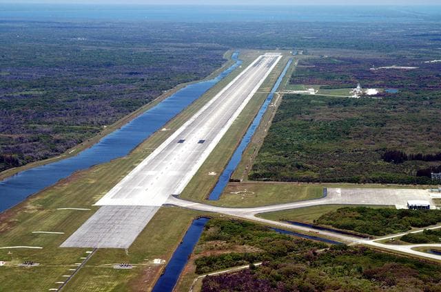 NASA image: KSC-04pd0934