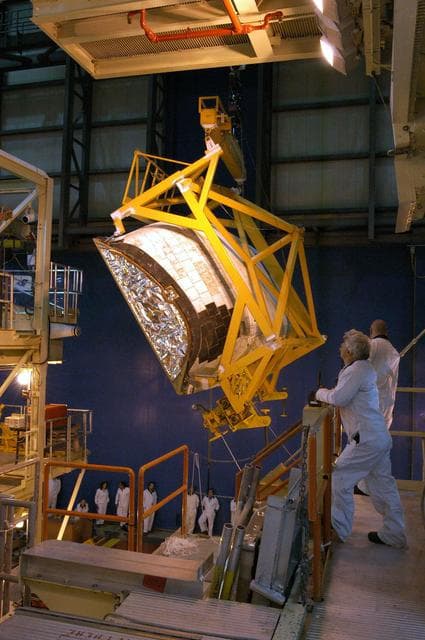 NASA image: KSC-04pd0946