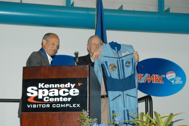 NASA image: KSC-04pd0972