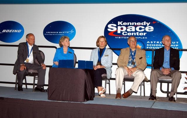 NASA image: KSC-04pd0990