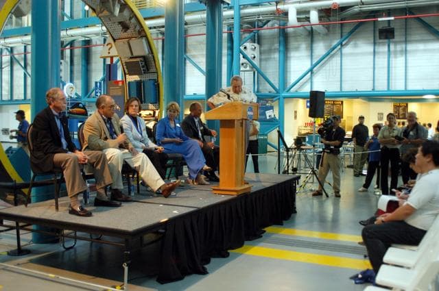 NASA image: KSC-04pd0999