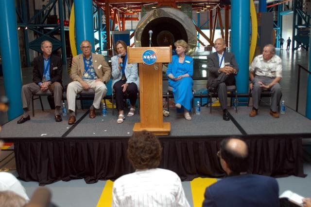 NASA image: KSC-04pd1000