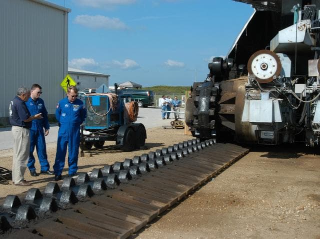 NASA image: KSC-04pd1038