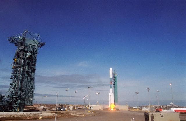 NASA image: KSC-04pd1080