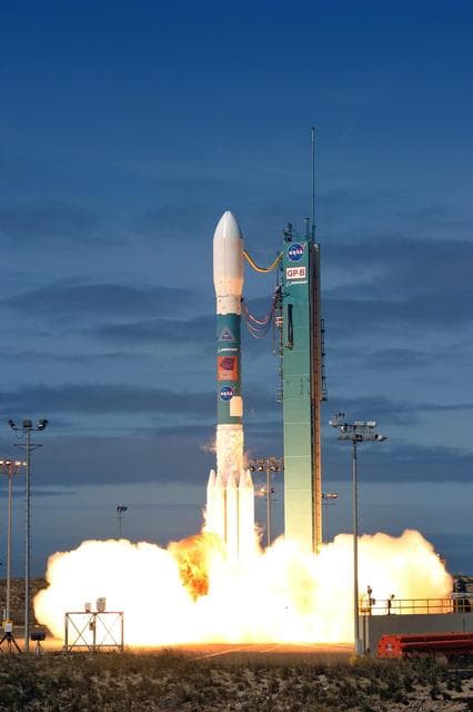 NASA image: KSC-04pd1081