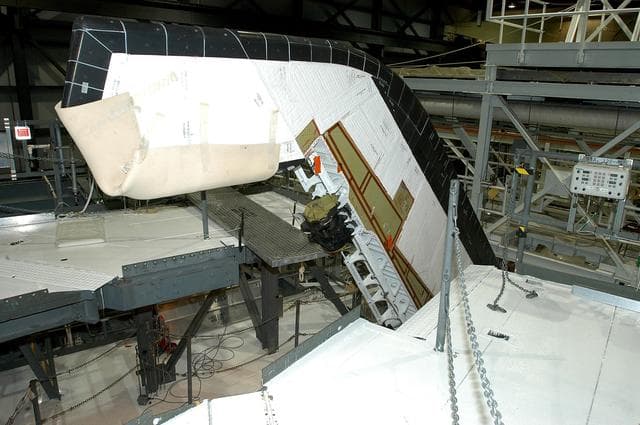 NASA image: KSC-04pd1089
