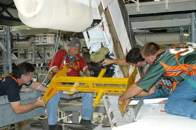 NASA image: KSC-04pd1091