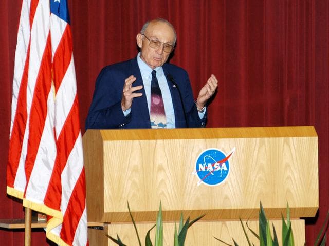 NASA image: KSC-04pd1117