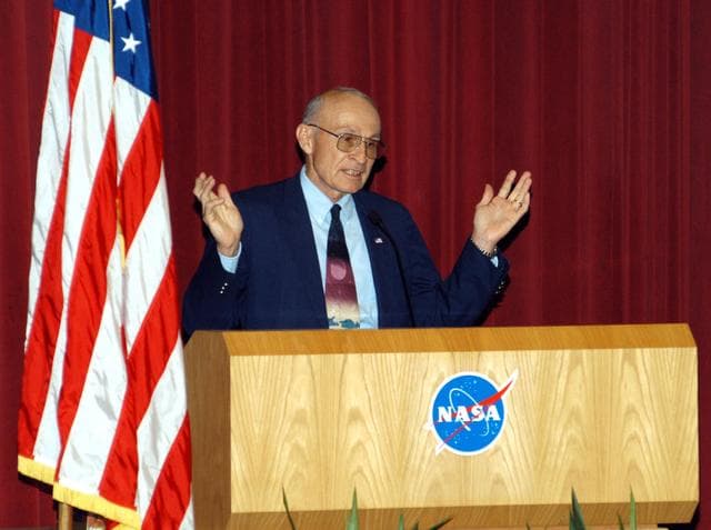 NASA image: KSC-04pd1118