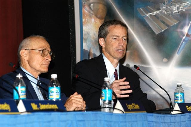 NASA image: KSC-04pd1128