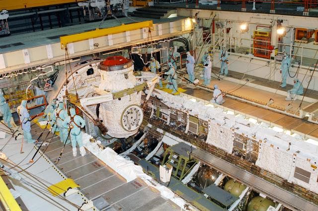 NASA image: KSC-04pd1136